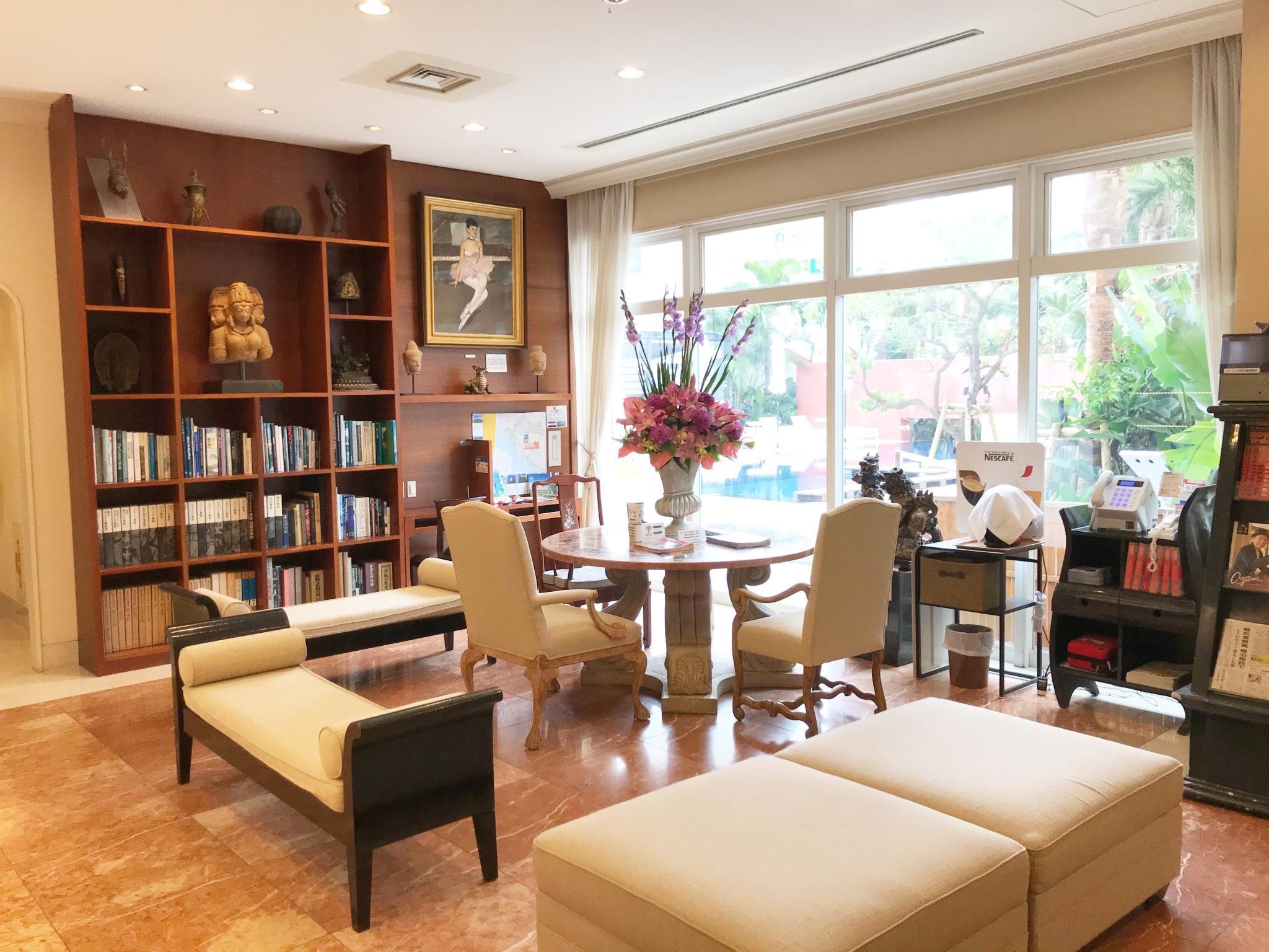 Palm Royal Kokusai Street Hotel 4*